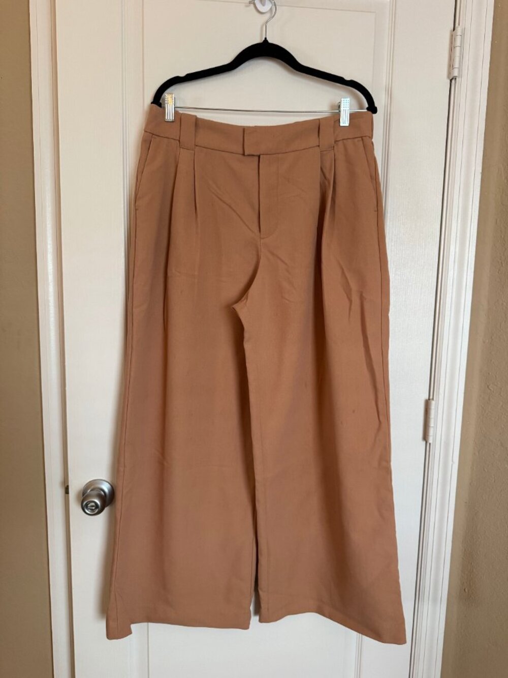 Abercrombie & Fitch Tan/Peach Wide-Leg Cropped Trousers — Size L